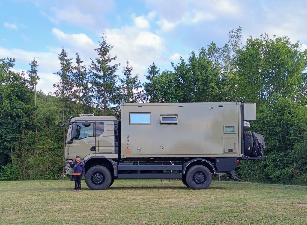 MAN TGM 18.320 4x4 BB with Blissmobil 16ft living cabin, at the Velburg campsite