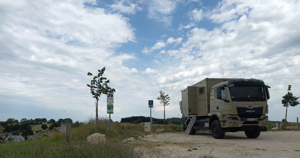 MAN TGM 18.320 4x4 BB with Blissmobil 16ft living cabin on mobile home site Meßstetten Blumersberg, Swabian Alb